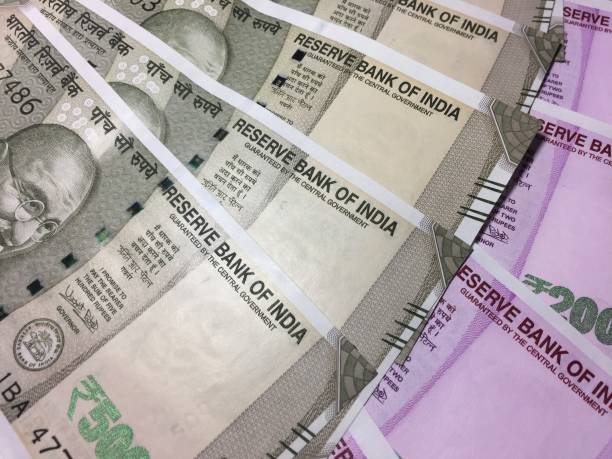 istock 500 and 2000 Indian Currency 674942488