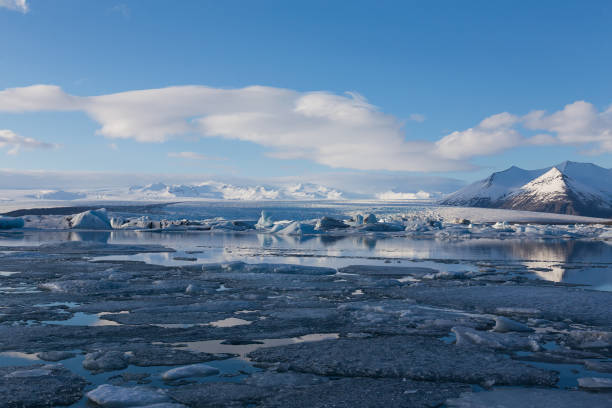 istock Natural winter lagoon Jakulsarlon 674979772