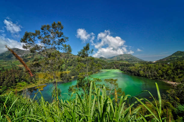 istock Beauty Telaga Warna in Dieng Wonosobo 675024382