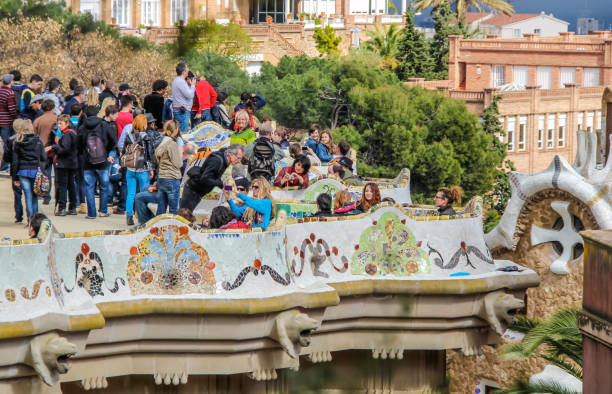 guell park, barcelona - antonio gaudi outdoors horizontal barcelona zdjęcia i obrazy z banku zdjęć