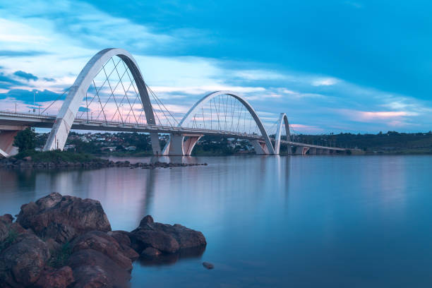Juscelino Kubitschek Bridge in Brasilia, Brazil. The third and last bridge built in the Brazilian capital, over the Paranoá Lake. brasilia stock pictures, royalty-free photos & images