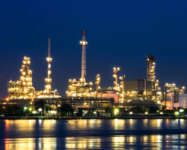 istock Oil and gas refinery plant 675213612