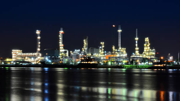 istock Oil and gas refinery plant 675213634