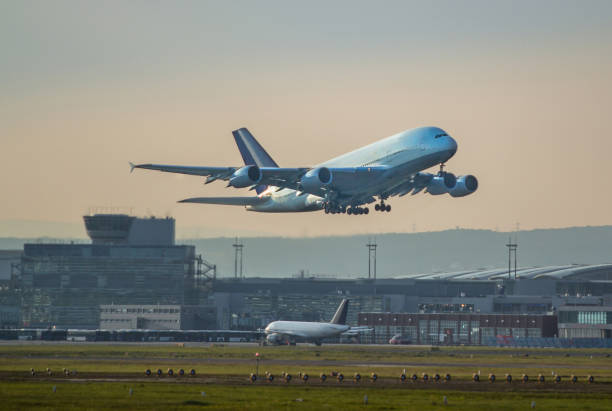 a380 離陸 - frankfurt international airport ストックフォトと画像