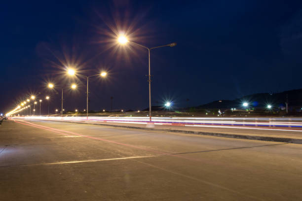istock The city's traffic at night 675376546