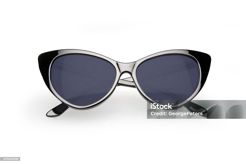 Óculos de sol estilo retro, isolados no fundo branco - Foto de stock de Óculos escuros - Acessório ocular royalty-free