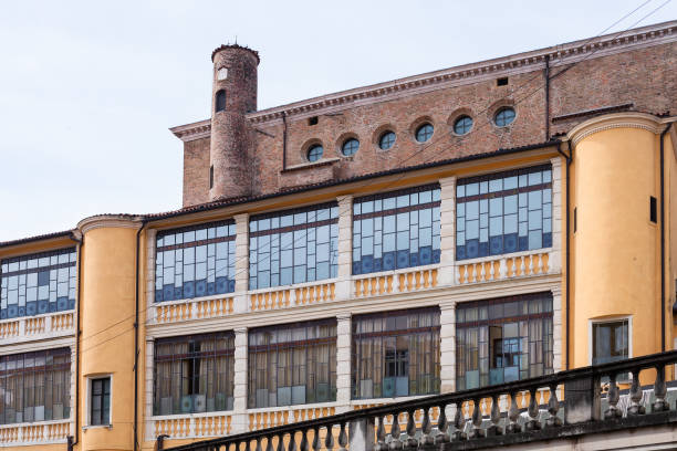 istock Duomo Cathedral and urban building in Padua 675433840