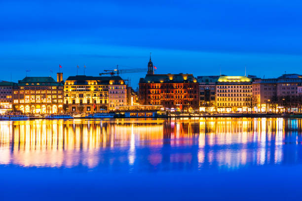istock Alster lake, Hamburg 675458430