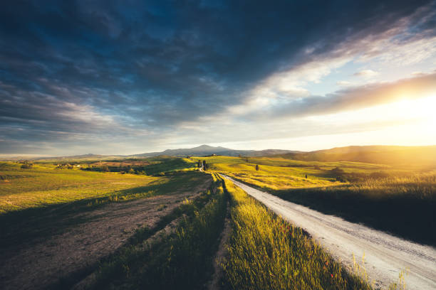 istock Tuscany Landscape At Sunset 675504506