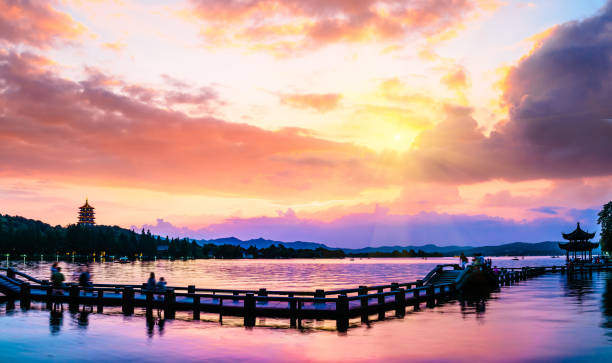 istock Beautiful hangzhou west lake scenery at sunset 675521712