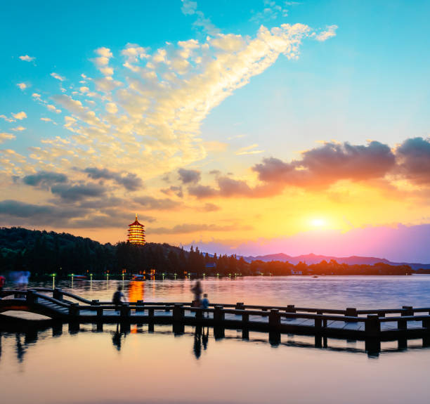 istock Beautiful hangzhou west lake scenery at sunset 675521762