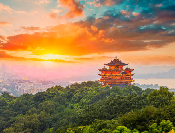 istock Beautiful Hangzhou West Lake and ancient pavilion architectural scenery at sunset 675525780