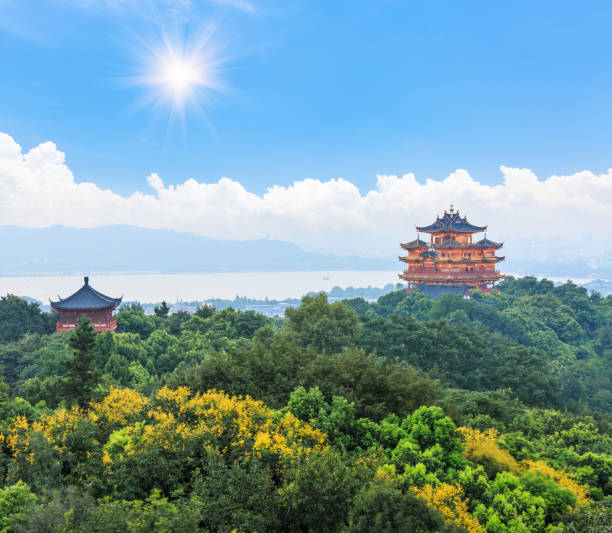 istock Beautiful Hangzhou West Lake and ancient pavilion architectural scenery 675536306