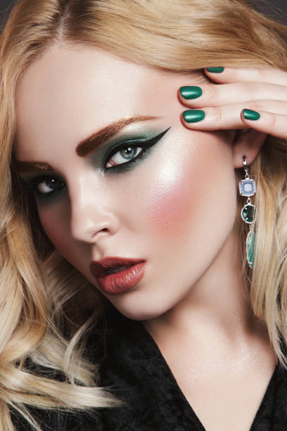 istock Beautiful woman with bright make-up 675536694