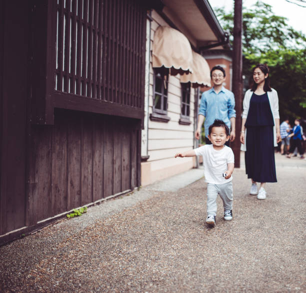istock family at the temple 675557648