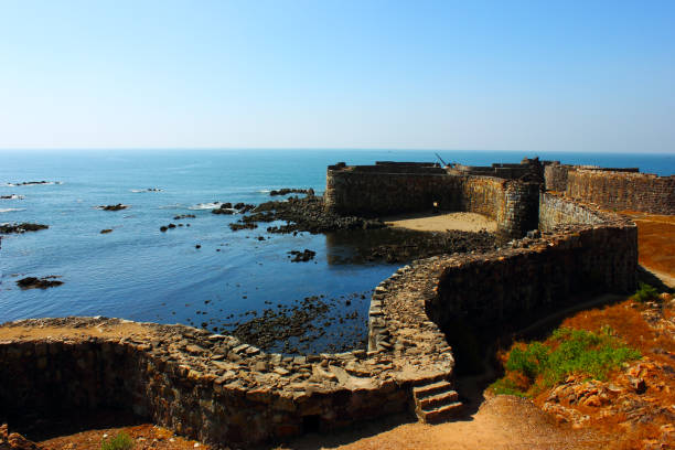 sindhudurg fort of shivaji era on an island in konkan, maharashtra, india - maratha imagens e fotografias de stock