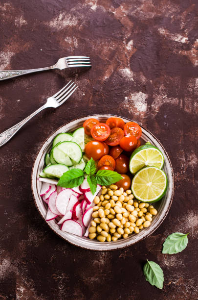 istock Salad of white beans 675606394