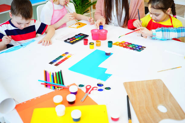 istock Art lesson in kindergarten 675615988
