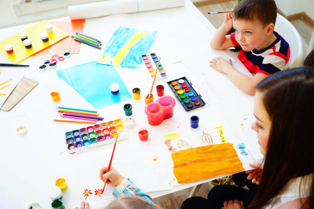 istock Art lesson in kindergarten 675622984