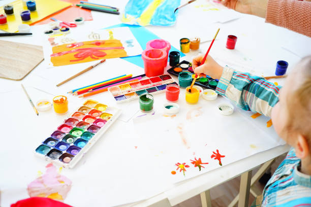 istock Art lesson in kindergarten 675623704