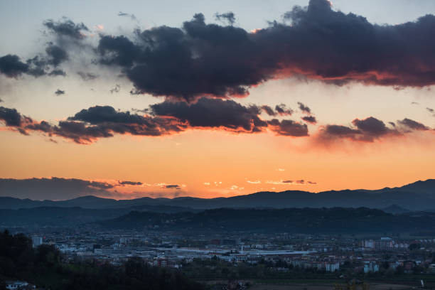 Clouds at sunset Clouds at sunset cielo minaccioso stock pictures, royalty-free photos & images