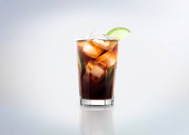 Famous classic / popular cocktail drink: Cuba Libre.