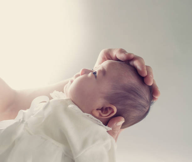 bimba con padre in studio girato - yagi foto e immagini stock