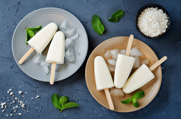 istock Coconut greek yogurt popsicle 675919862