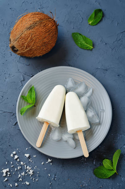 istock Coconut greek yogurt popsicle 675919910