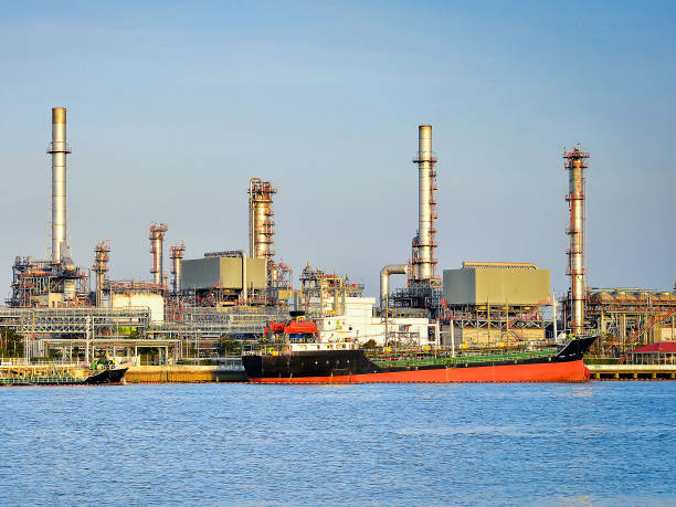 istock Oil and Gas Refinery plant 675923340