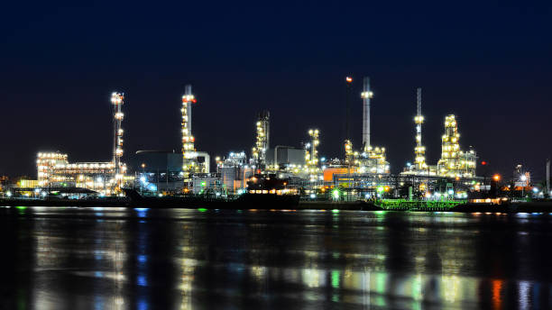 istock Oil and Gas Refinery plant 675923344