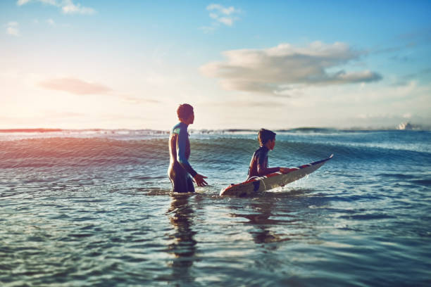 istock Three most important things in life, surf, surf and surf 675941392