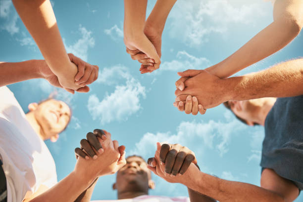 istock Strengthening friendship bonds 675942014