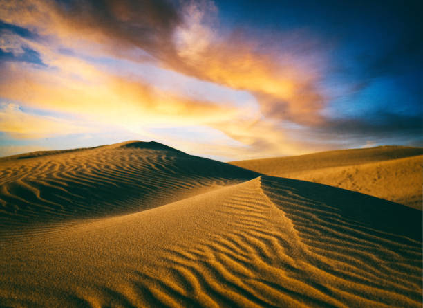 istock Sand Dunes Of Gran Canaria At Dawn, Composite Image 675976626