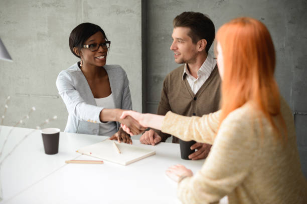 istock Happy to meet you 676309538