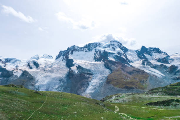 breithorn liskamm at zermatt switzerland in summer season - liskamm imagens e fotografias de stock