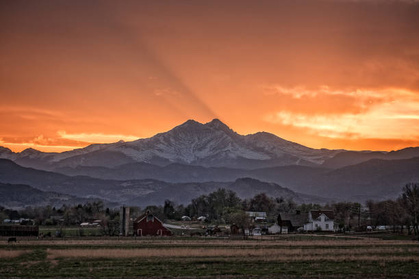 일몰 걷고 피크 fourteener 이상 - longs peak 뉴스 사진 이미지