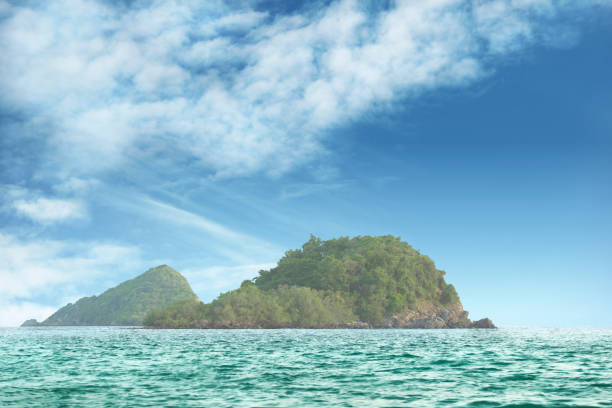 istock Seserted island in the middle of ocean 677303286