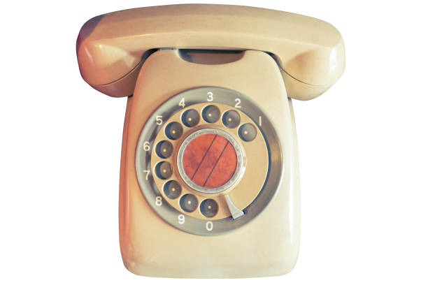 ein altes telefon mit drehrad - retro revival traditional photography classic equipment stock-fotos und bilder