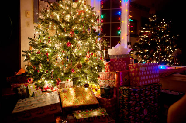 istock Christmas Tree with Gifts 677727540