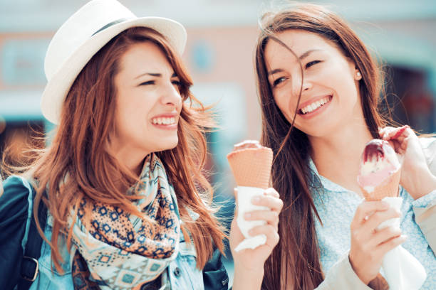 istock Girls in shopping 677901398
