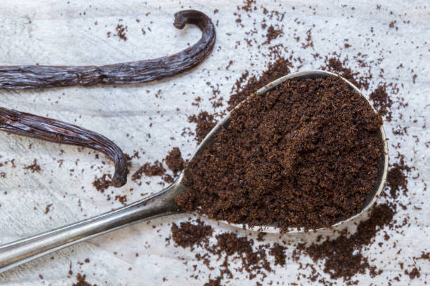 Vanilla and vanilla beans on a spoon macro