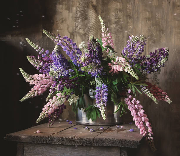 istock Still life with a bouquet 678015990