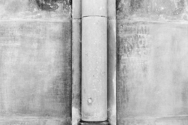 istock Wall fragment with scratches and cracks 678165812