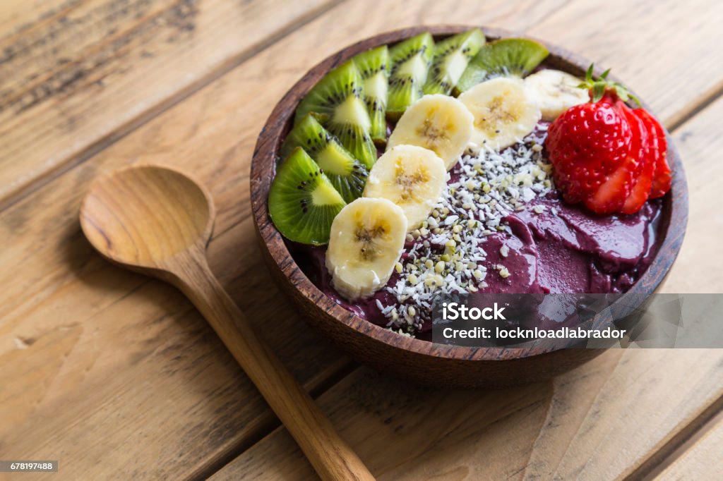 Taza de Acai - Foto de stock de Açaí na tigela libre de derechos