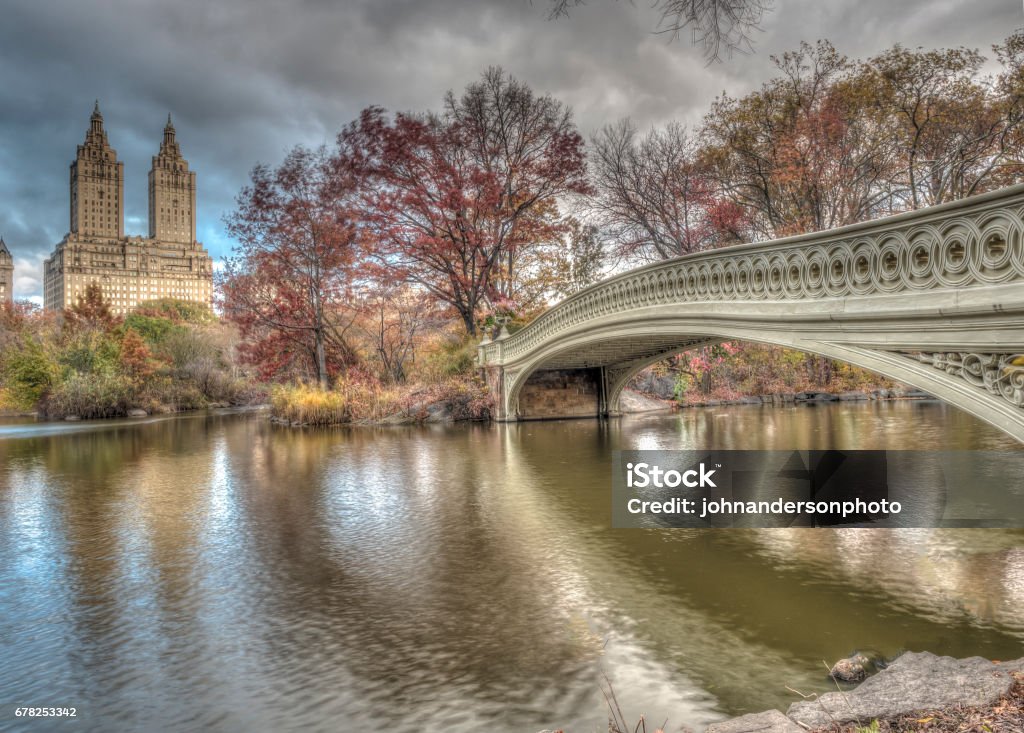 Bow bridge Central Park automne - Photo de Bridge dentaire libre de droits