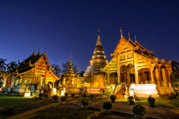 wat phra singh, chiang mai, thaïlande - wat phra sing photos et images de collection