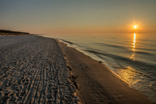 istock Sea sunset on the beach in the summer, landscape 678402940