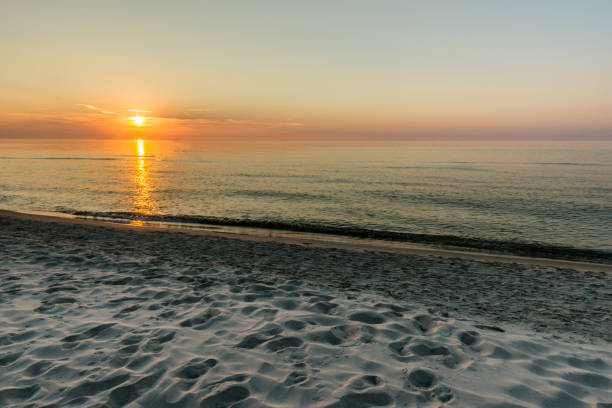 istock Sea sunset on the beach in the summer, landscape 678405492