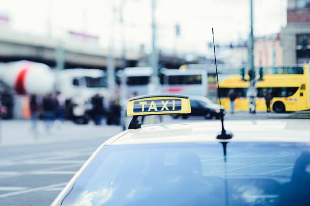 taxi in berlin - taxi germany car public transportation stock-fotos und bilder